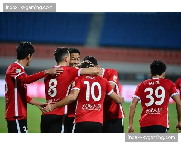 通讯报道：雨战、红牌与绝杀——记录中超“齐鲁德比”的戏剧性夜晚