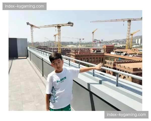 巴塞罗那市政府批准诺坎普球场最后阶段翻修工程的施工许可。