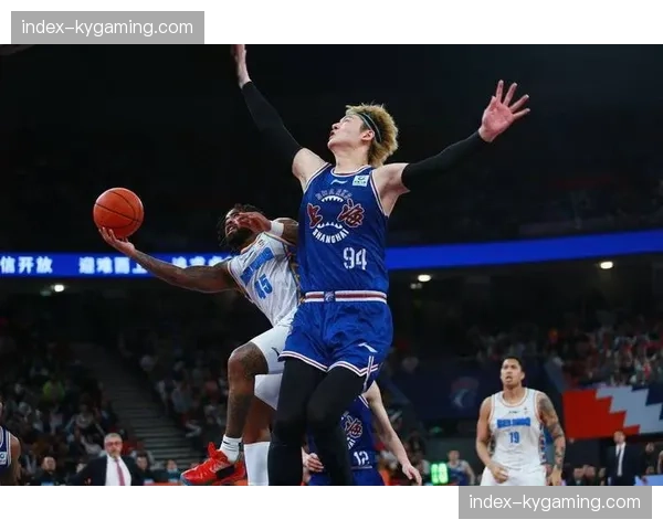 战术复盘:上海队如何利用王哲林的高位策应破解联防 战术复盘:上海队如何利用王哲林的高位策应破解联防